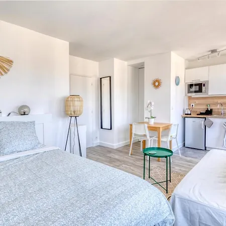 Cocon D Emeraude Et De Saphire à *